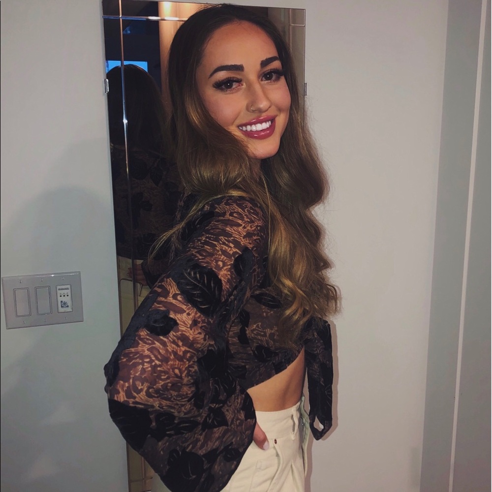 Meet your Posher, Madelin